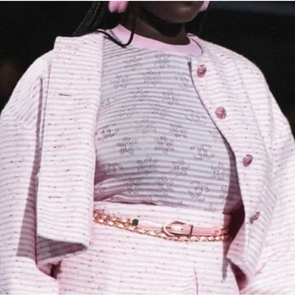 RARE Chanel 2023 Cruise Collection Sweater NWT - Picture 10 of 10